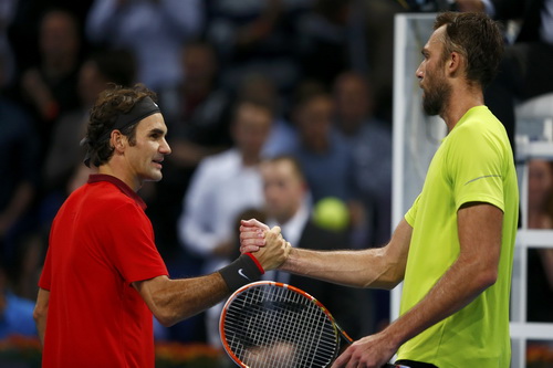 Karlovic chúc mừng Federer sau trận bán kết