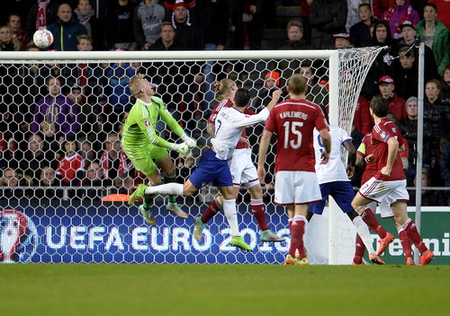 Ronaldo (7) ghi bàn duy nhất cho Bồ Đào Nha vào lưới Đan Mạch