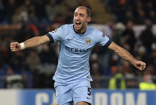 Hậu vệ Zabaleta lập công, đưa Man City vào vòng 16