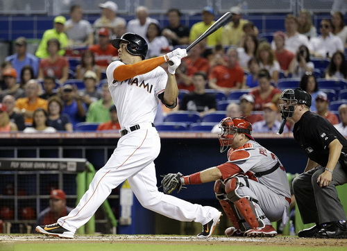 Giancarlo Stanton trong màu áo Miami Merlins