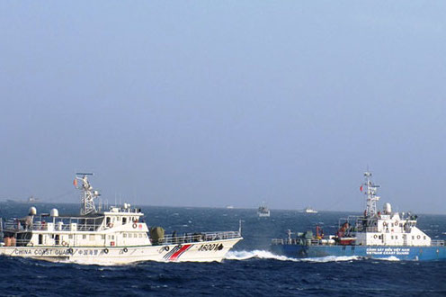 Tàu Trung Quốc vẫn tiếp tục tấn công tàu Việt Nam quanh khu vực giàn khoan trái phép Ảnh: HOÀNG DŨNG