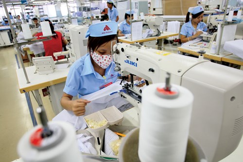 Ngành dệt may của Việt Nam phải nhập vải từ Trung Quốc trị giá đến 9 tỉ USD.
