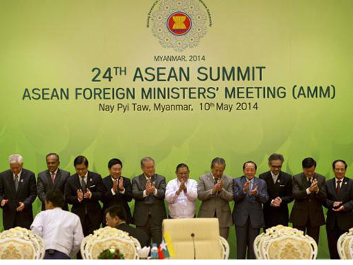 Hội nghị Ngoại trưởng ASEAN tại Nay Pyi Taw - Myanmar ngày 10-5Ảnh: REUTERS