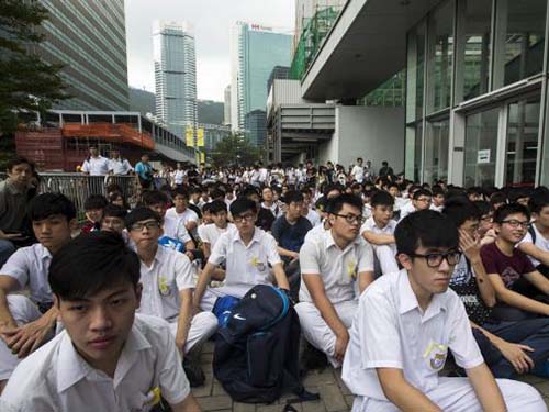 Học sinh Hồng Kông bãi khóa hôm 26-9Ảnh: REUTERS