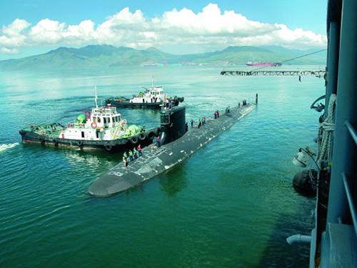 Tàu ngầm hạt nhân USS Hawaii của Mỹ cập cảng ở vịnh Subic của Philippines năm 2012Ảnh: REUTERS