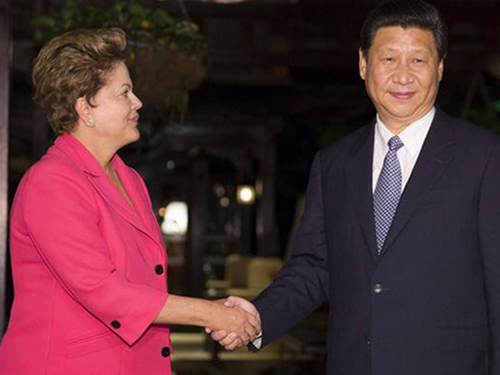 Tổng thống Brazil Dilma Rousseff tiếp Chủ tịch Trung Quốc Tập Cận Bình hôm 14-7Ảnh: DW