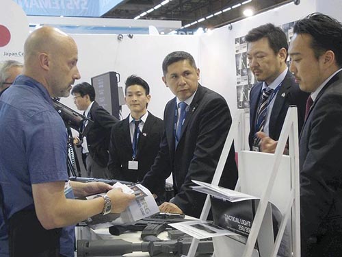 Một công ty Nhật tham gia Triển lãm công nghệ quân sự Eurosatory ở Pháp vào đầu tuần nàyẢnh: The Yomiuri Shimbun
