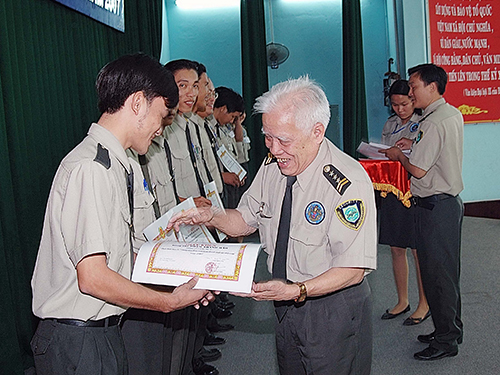 Hình ảnh quen thuộc của Thiếu tướng Phan Văn Xoàn ở Công ty Long Hải