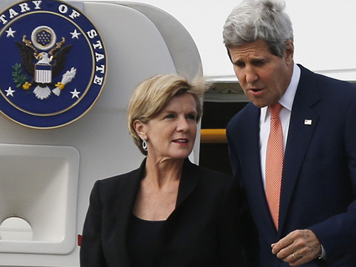 Ngoại trưởng Mỹ John Kerry (phải) và người đồng cấp Úc Julie Bishop tại Sydney hôm 11-8Ảnh: Reuters