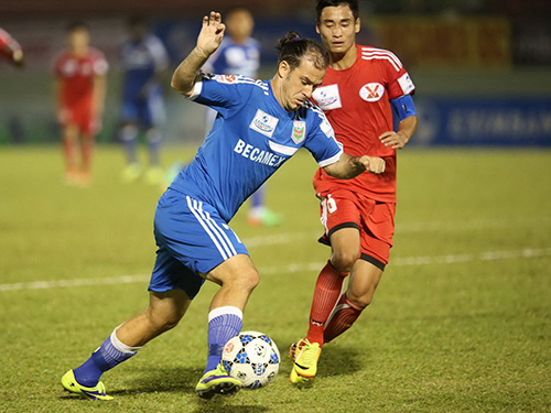 B.Bình Dương bị Than Quảng Ninh cầm hòa 0-0 trên sân nhà 
Gò ĐậuẢnh: QUANG LIÊM
