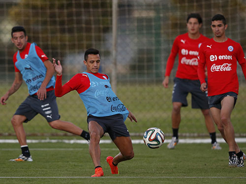 Sanchez sẵn sàng cùng Chile phá ngày vui của chủ nhà BrazilẢnh: REUTERS