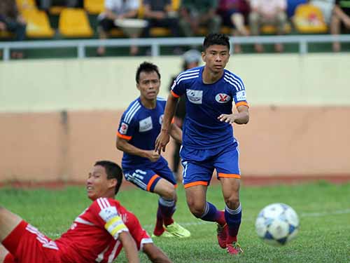 Sau cú vấp trước Quảng Ninh tại V-League, B.Bình Dương của Anh Đức (trái) quyết thắng SHB Đà Nẵng tại Cúp Quốc gia Ảnh: Hải Anh