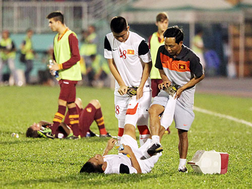 Các cầu thủ U19 Việt Nam đã chơi đầy nỗ lực  Ảnh: Quang Liêm