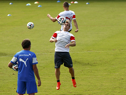 Shaqiri tích cực tập luyện trước trận gặp ArgentinaẢnh: REUTERS