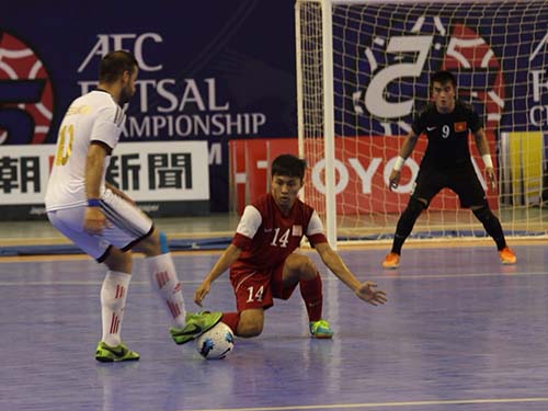 Đội tuyển futsal VN thắng 6-2 trong trận giao hữu với Lebanon tối 26-4Ảnh: Minh NGọc