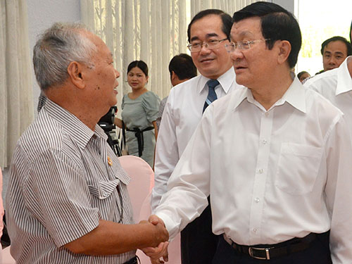 Chủ tịch nước Trương Tấn Sang gặp gỡ cử tri quận 1,  TP HCM Ảnh: Tấn Thạnh