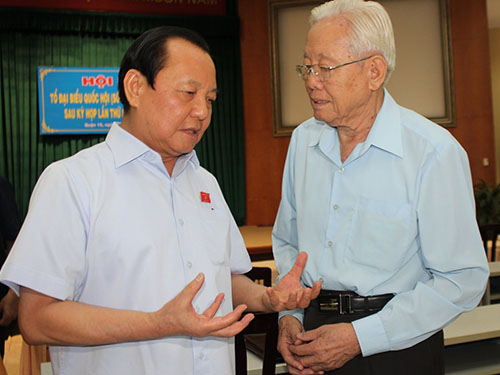 Ủy viên Bộ Chính trị, Bí thư Thành ủy TP HCM Lê Thanh Hải tiếp xúc cử tri quận 10