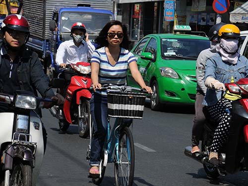 Chưa có làn đường dành riêng cho người đi xe đạp tại TP HCMẢnh: HỒNG THÚY
