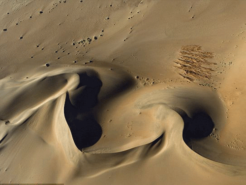 Cồn cát hình trái tim ở Sossusvlei, Nam Phi.