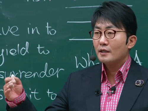 Thầy Kim Ki-Hoon kiếm hơn 84 tỉ đồng mỗi năm nhờ việc luyện thi