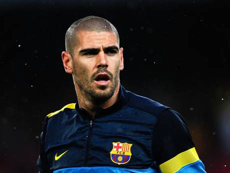 Cựu thủ môn Barca Valdes