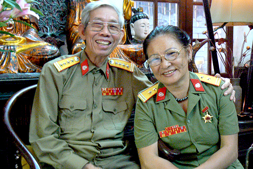 Nhạc sĩ Thuận Yến và vợ