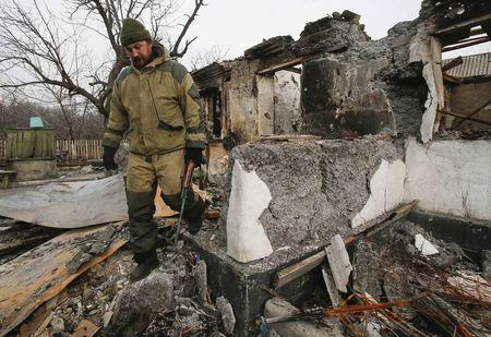 Một khu vực ở phía Nam Donetsk bị tàn phá tan hoang. Ảnh: Reuters