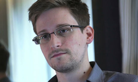 “Người thổi còi” Edward Snowden có ý định trở về Mỹ nhận tội. Ảnh: The Guardian