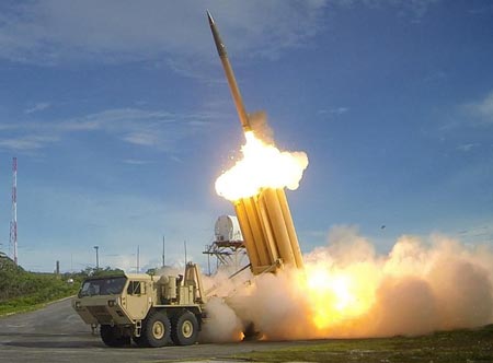 Hệ thống phát hiện và đánh chặn tên lửa đạn đạo THAAD trong một lần thử nghiệm. Ảnh: Want China Times