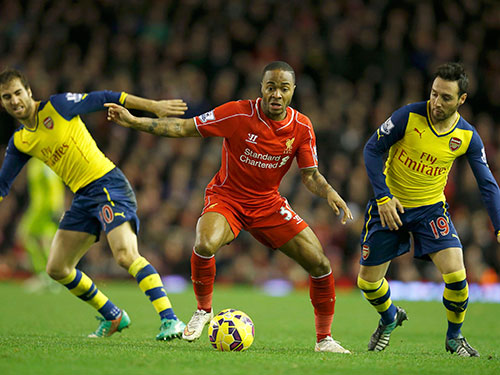 Sterling (giữa), một trong những tâm điểm khi Liverpool tái đấu Arsenal. Lượt đi, hai đội hòa 2-2 Ảnh: REUTERS