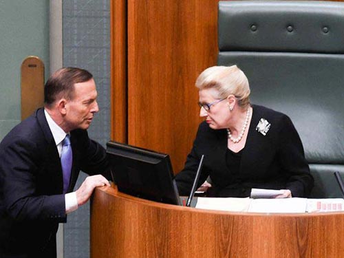Thủ tướng Tony Abbott và bà Bronwyn Bishop
 Ảnh: AAP
