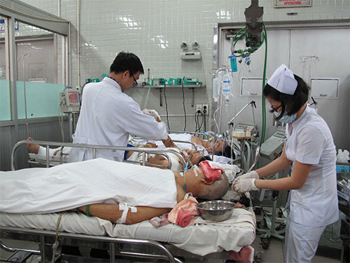 Các nạn nhân trong vụ tai nạn tại tỉnh Carache - Campuchia đang điều trị tại 
Bệnh viện Chợ Rẫy