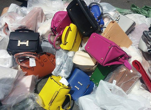 Các loại túi giả thương hiệu ngàn đô bị bắt giữ