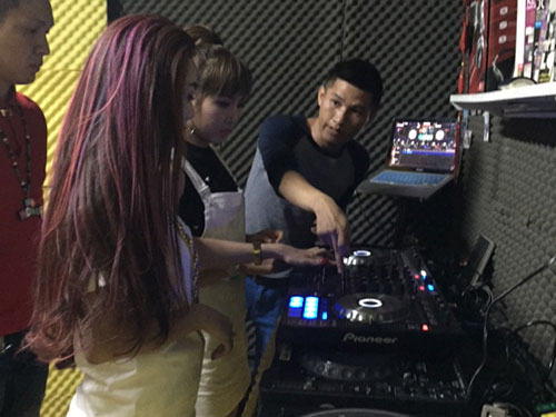 Một lớp học của DJ Wang Trần tại TP HCM