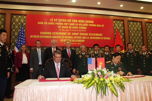 Hai Bộ trưởng đã ký Tuyên bố Tầm nhìn chung về quan hệ quốc phòng giữa 2 nước