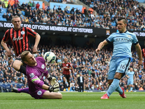 Aguero lập hat-trick trước QPR