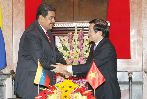 Chủ tịch nước Trương Tấn Sang và Tổng thống Cộng hòa Bolivar Venezuela Nicolás Maduro Moros tại buổi hội đàm Ảnh: TTXVN