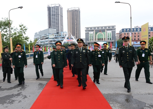 Đại tướng Phùng Quang Thanh đón Thượng tướng Thường Vạn Toàn sang dự Giao lưu