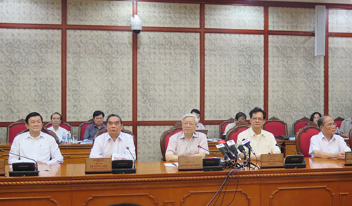 Tổng Bí thư Nguyễn Phú Trọng chủ trì cuộc làm việc của Bộ Chính trị với Ban thường vụ Thành ủy TP HCM - Ảnh: SGGP