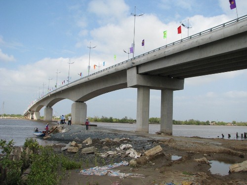 Cầu Năm Căn nối liền dãy đất cuối cùng tổ quốc Cầu Năm Căn nối liền dãy đất cuối cùng tổ quốc