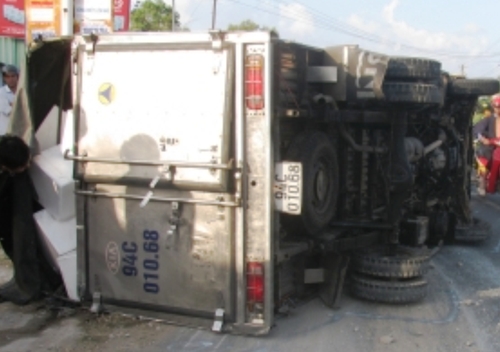 Chiếc xe tải sau khi gây tai nạn