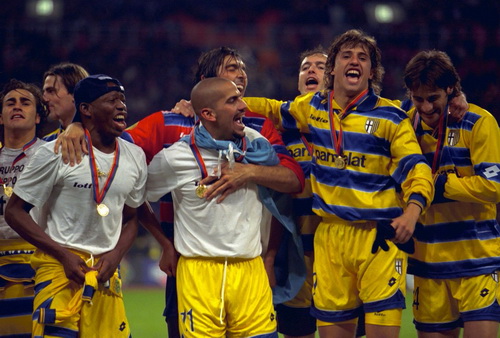 Parma từng là nơi đưa tên tuổi Hernan Crespo (thứ 2, từ phải sang), Juan Veron (thứ 2, từ trái sang) lên tầm cao mới