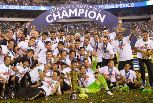 Chức vô địch Gold Cup không cứu vãn nổi sự nghiệp của HLV Herrera