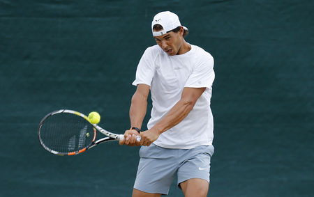 Nadal tập luyện cho trận mở màn Wimbledon