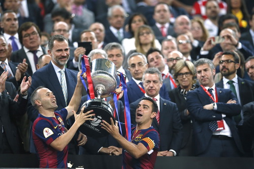 Barcelona đăng quang