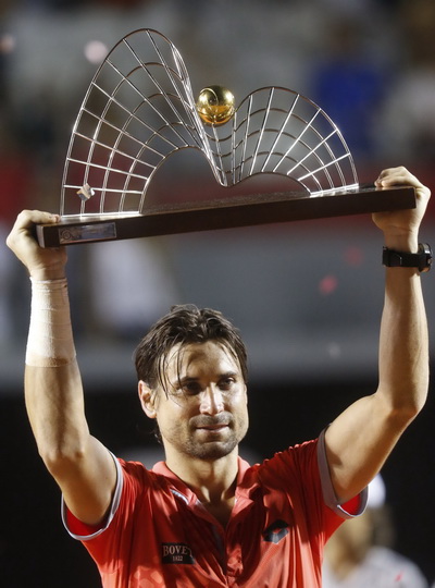 Ferrer và chiếc cúp Golden Swing