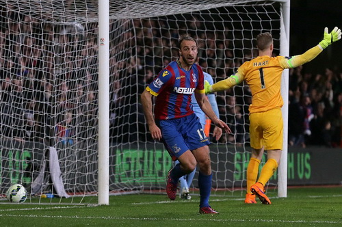 Glenn Murray ghi bàn mở tỉ số cho Palace