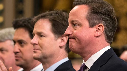 Thủ tướng David Cameron (bìa phải), lãnh đạo Công đảng Ed Miliband (giữa) và Phó Thủ tướng Nick Clegg (trái) Ảnh: PA