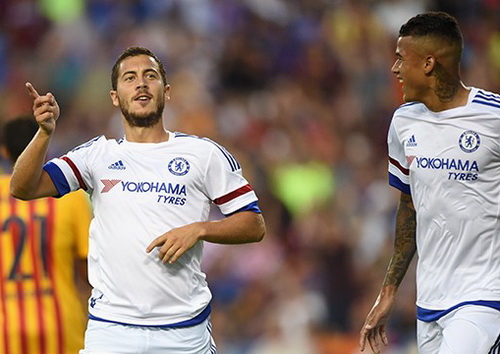 Eden Hazard mở tỉ số cho Chelsea bằng bàn thắng đẳng cấp