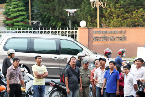 Thú chơi drone ngày càng phổ biến ở Việt Nam                                                           Ảnh: HOÀNG TRIỀU